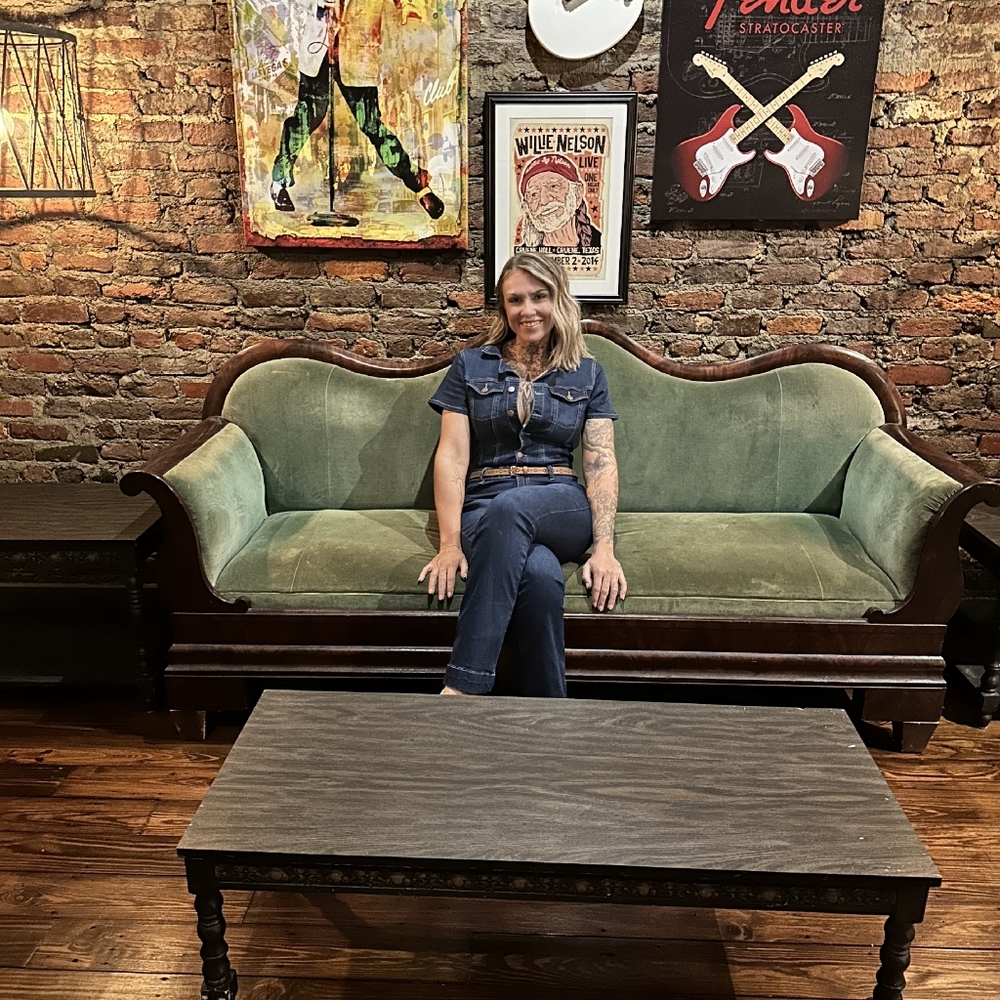 Meet your Posher, Ashley